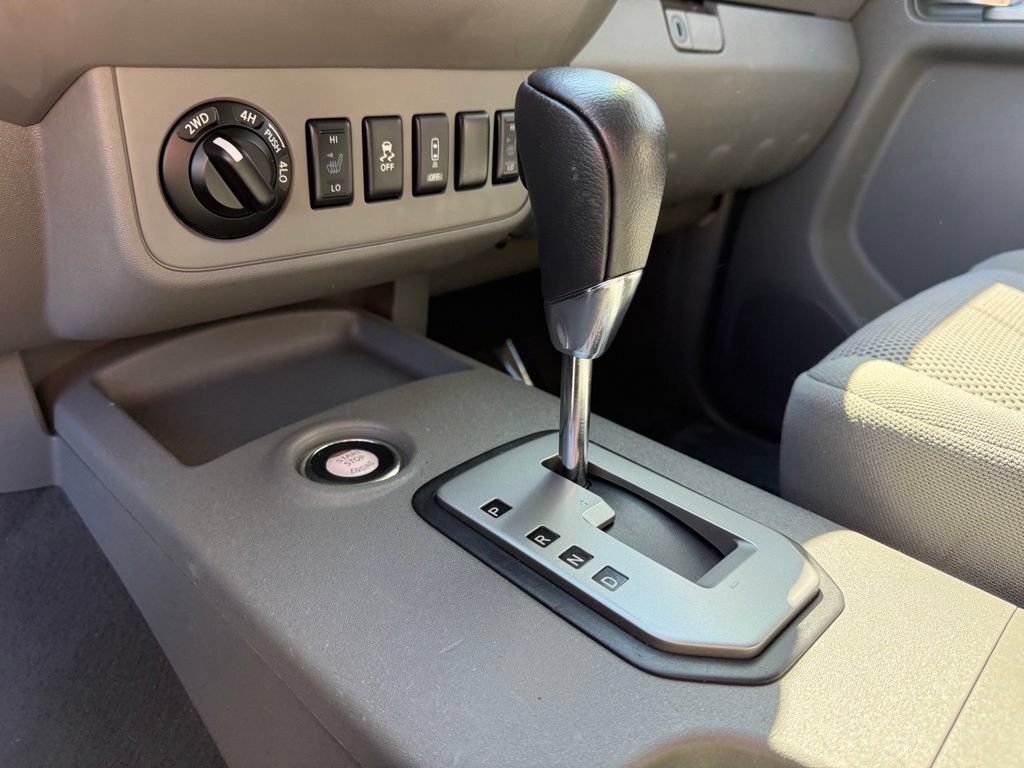 Used 2021 Nissan Frontier SV w/ Midnight Edition Floor Mats AWD/4WD image 23