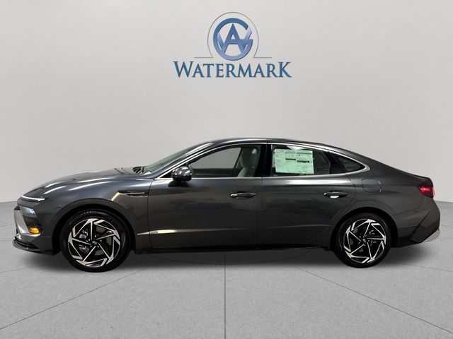 New 2026 Hyundai Sonata SEL FWD image 2