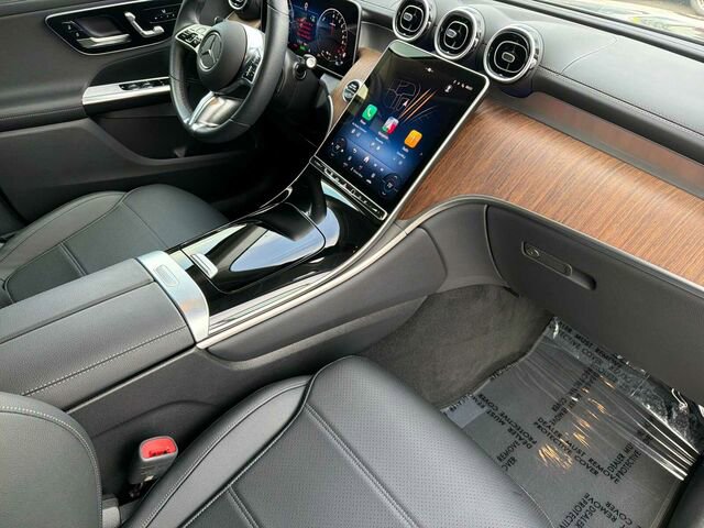 Used 2025 Mercedes-Benz GLC 350e 4MATIC image 20