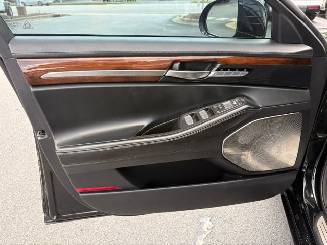 Used 2017 Genesis G90 3.3T Premium RWD image 27
