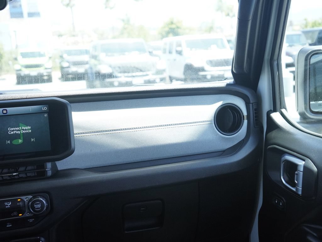Used 2024 Jeep Wrangler Unlimited AWD/4WD image 37