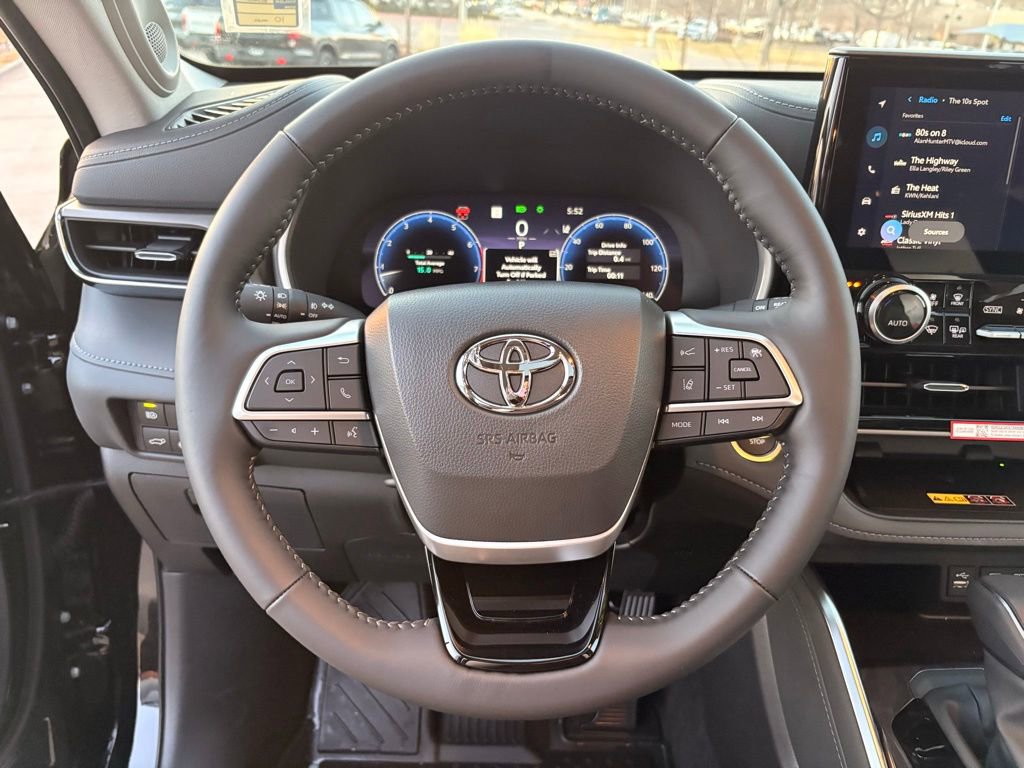 Used 2026 Toyota Highlander Limited image 19