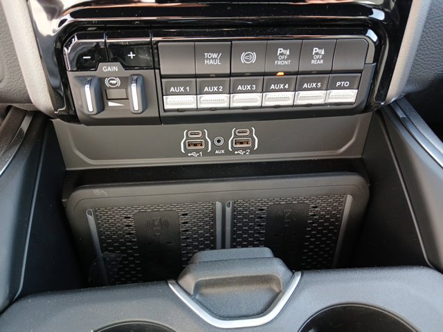 New 2026 RAM 4500 4x4 Crew Cab DRW w/ Laramie Trim Package image 46