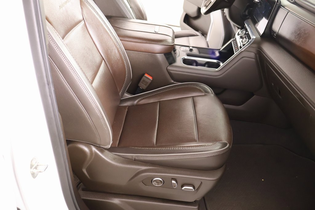 Used 2024 GMC Sierra 3500 Denali image 14