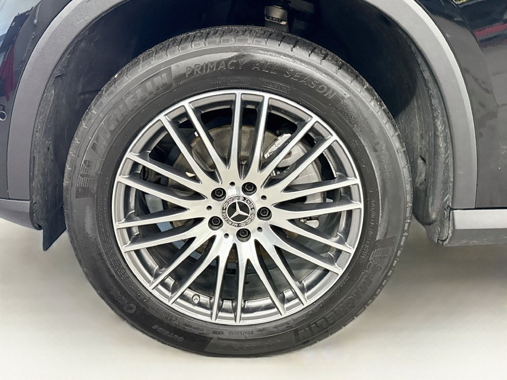 Certified 2025 Mercedes-Benz GLC 300 4MATIC image 37