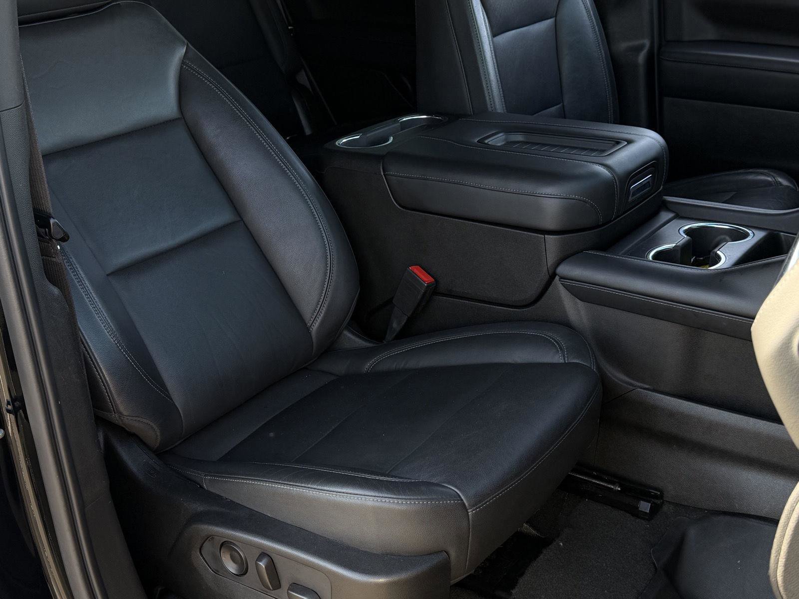 Used 2021 Chevrolet Tahoe Z71 w/ Luxury Package image 21