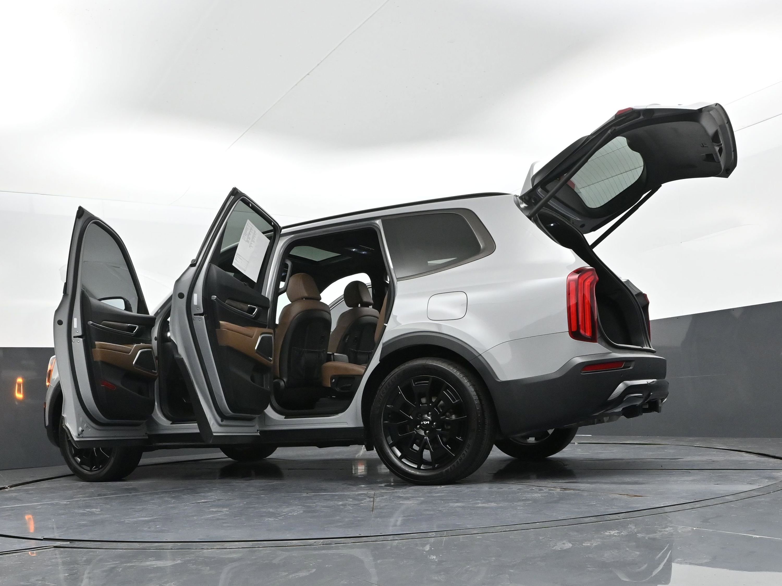 Used 2022 Kia Telluride SX w/ SX Prestige Package image 53