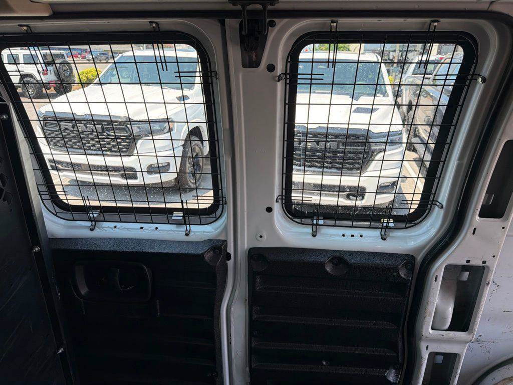 Used 2020 Chevrolet Express 2500 w/ Driver Convenience Package RWD image 19