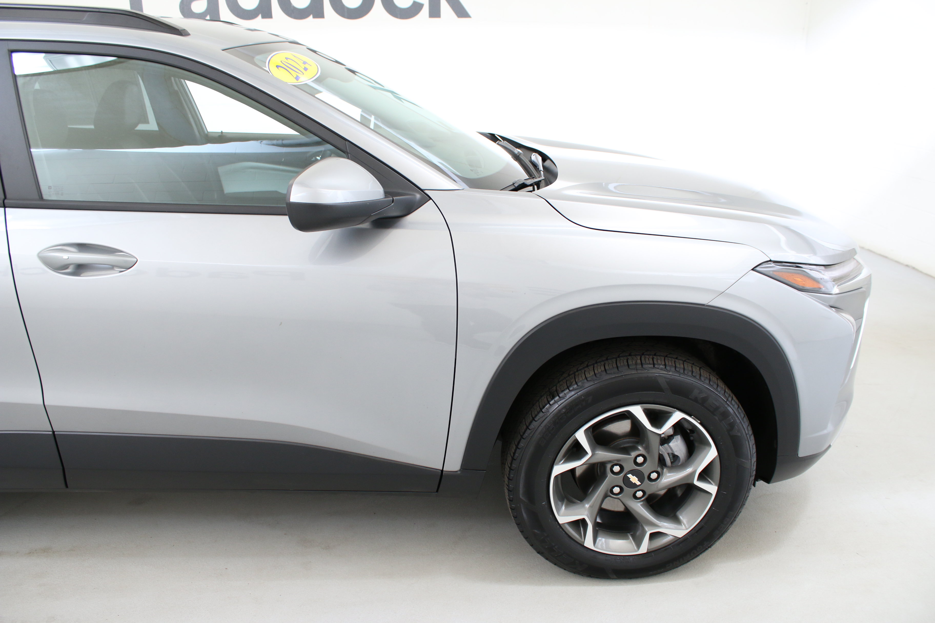 Used 2024 Chevrolet Trax LT w/ Driver Confidence Package FWD image 11
