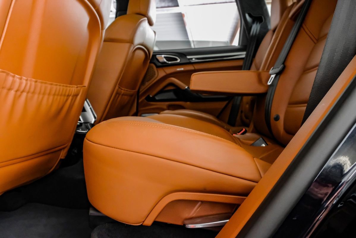 Used 2018 Porsche Cayenne Turbo image 37