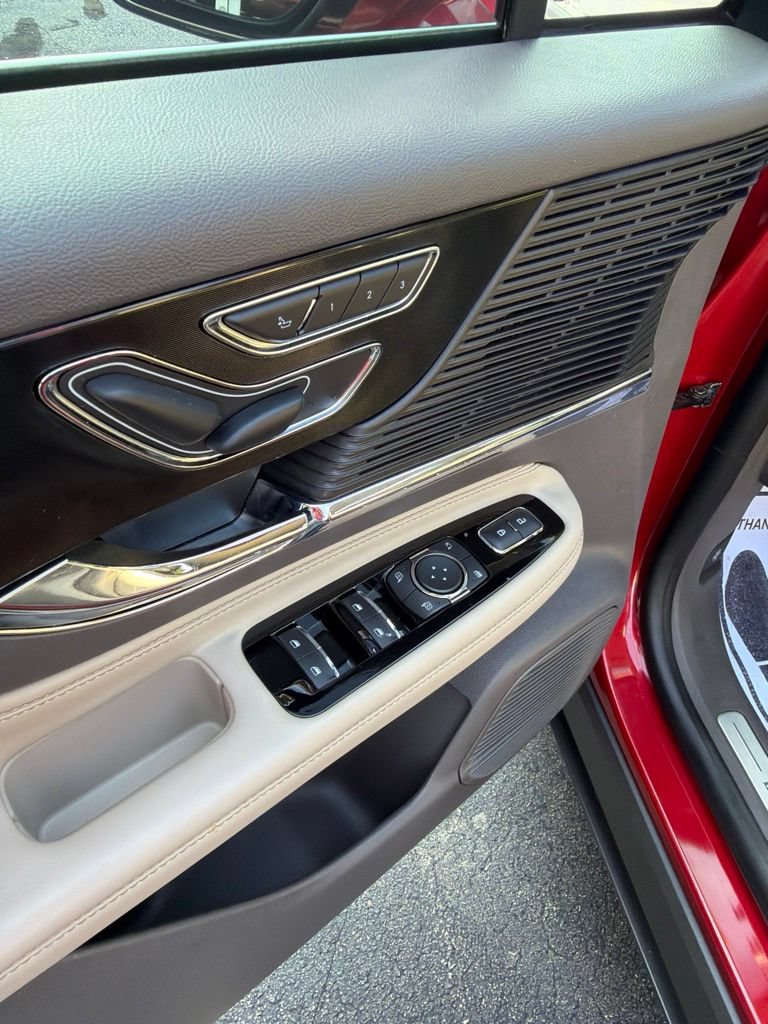 Used 2022 Lincoln Corsair AWD w/ Equipment Group 101A image 14