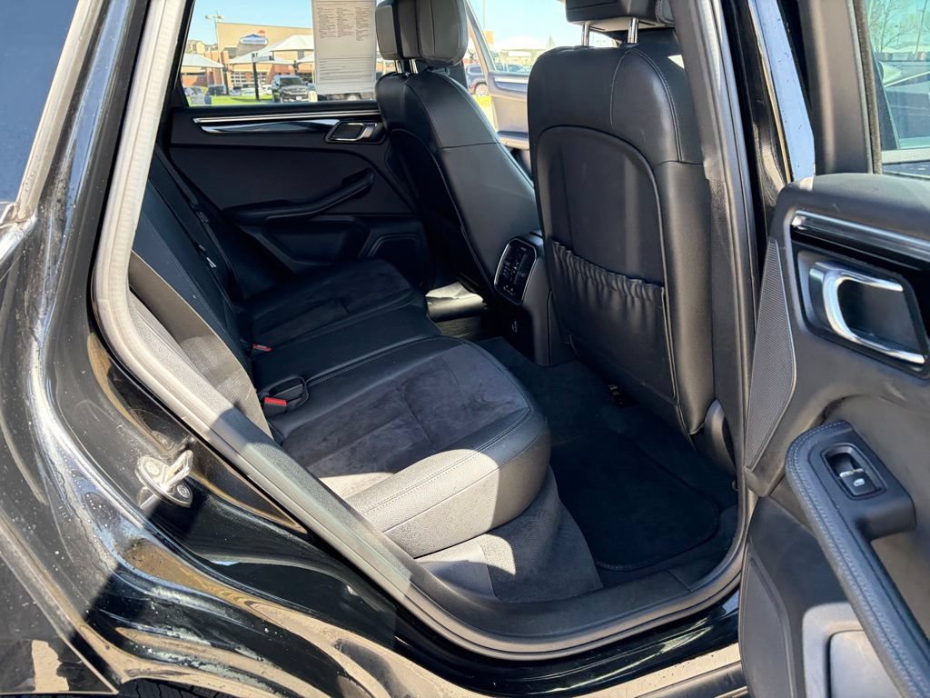 Used 2019 Porsche Macan AWD/4WD image 19