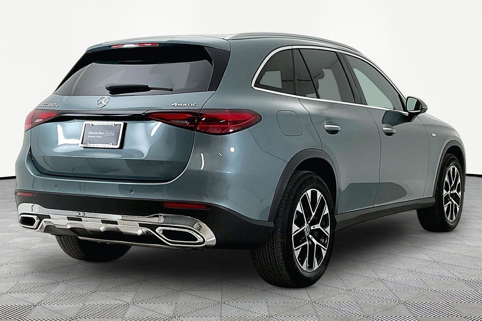 Used 2025 Mercedes-Benz GLC 350e 4MATIC image 6