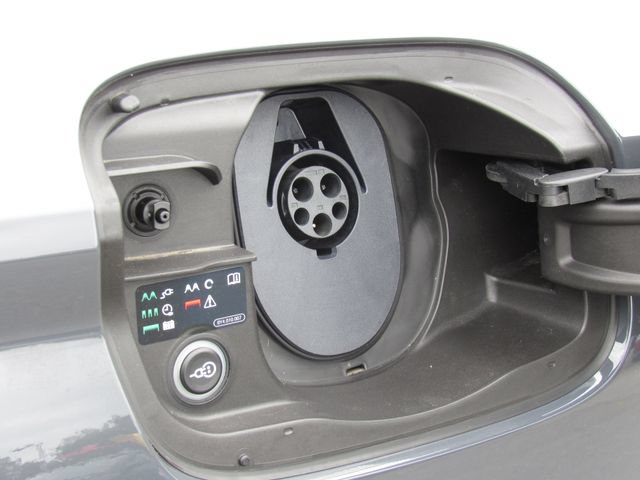 Used 2025 Audi Q6 e-tron Prestige AWD/4WD image 9