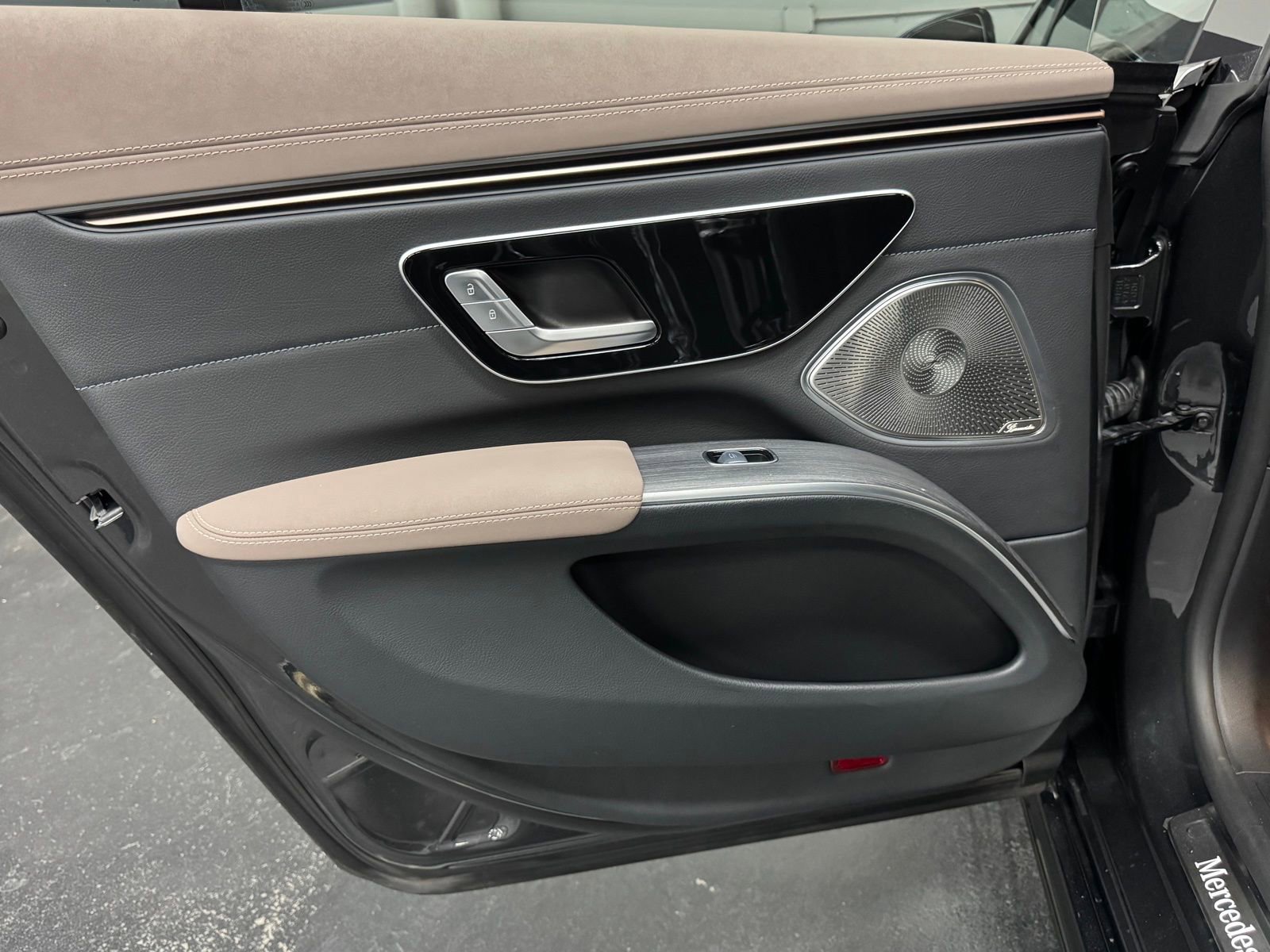 Certified 2023 Mercedes-Benz EQS 580 4MATIC Sedan image 40