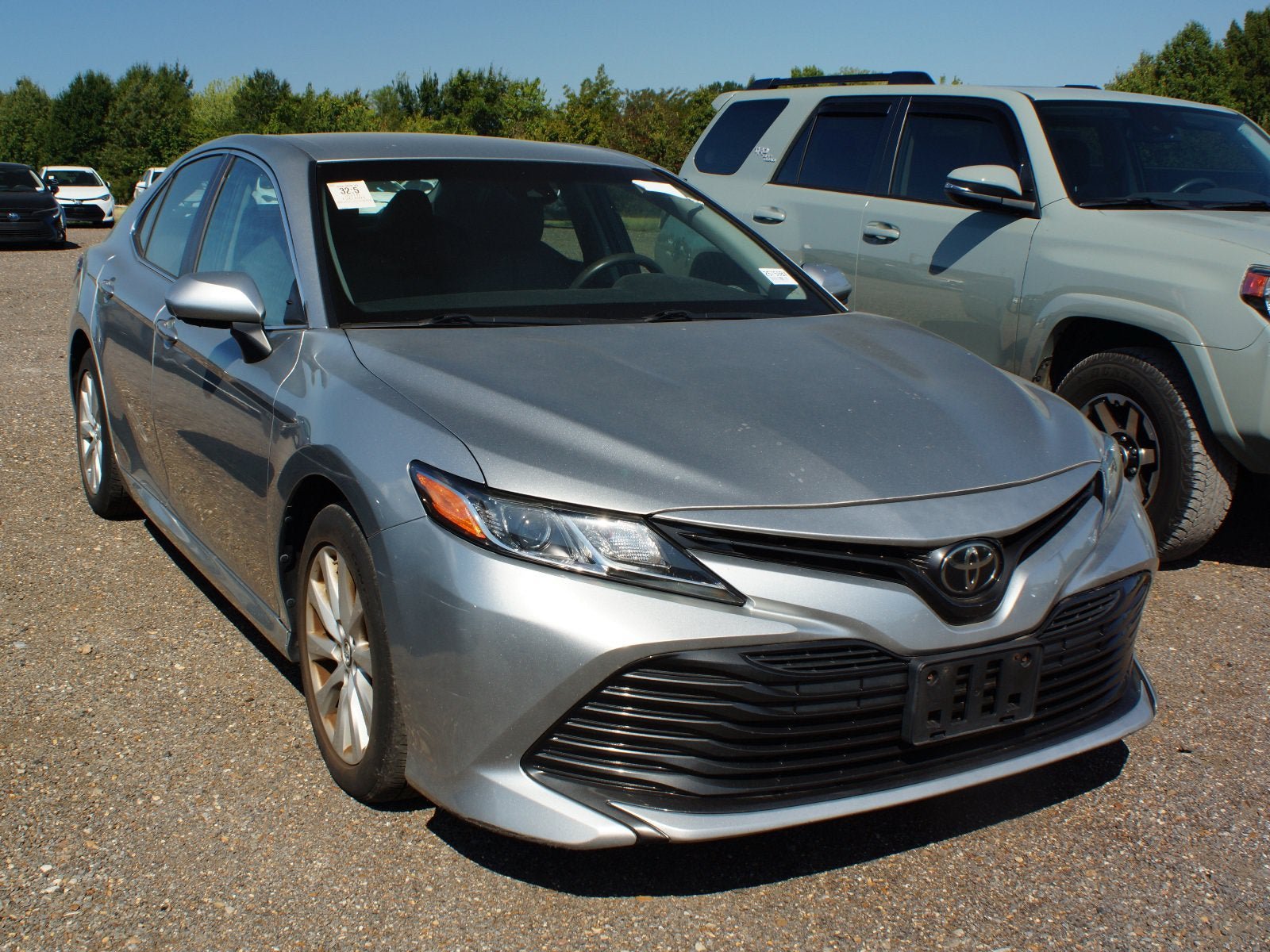 Used 2018 Toyota Camry LE FWD image 3