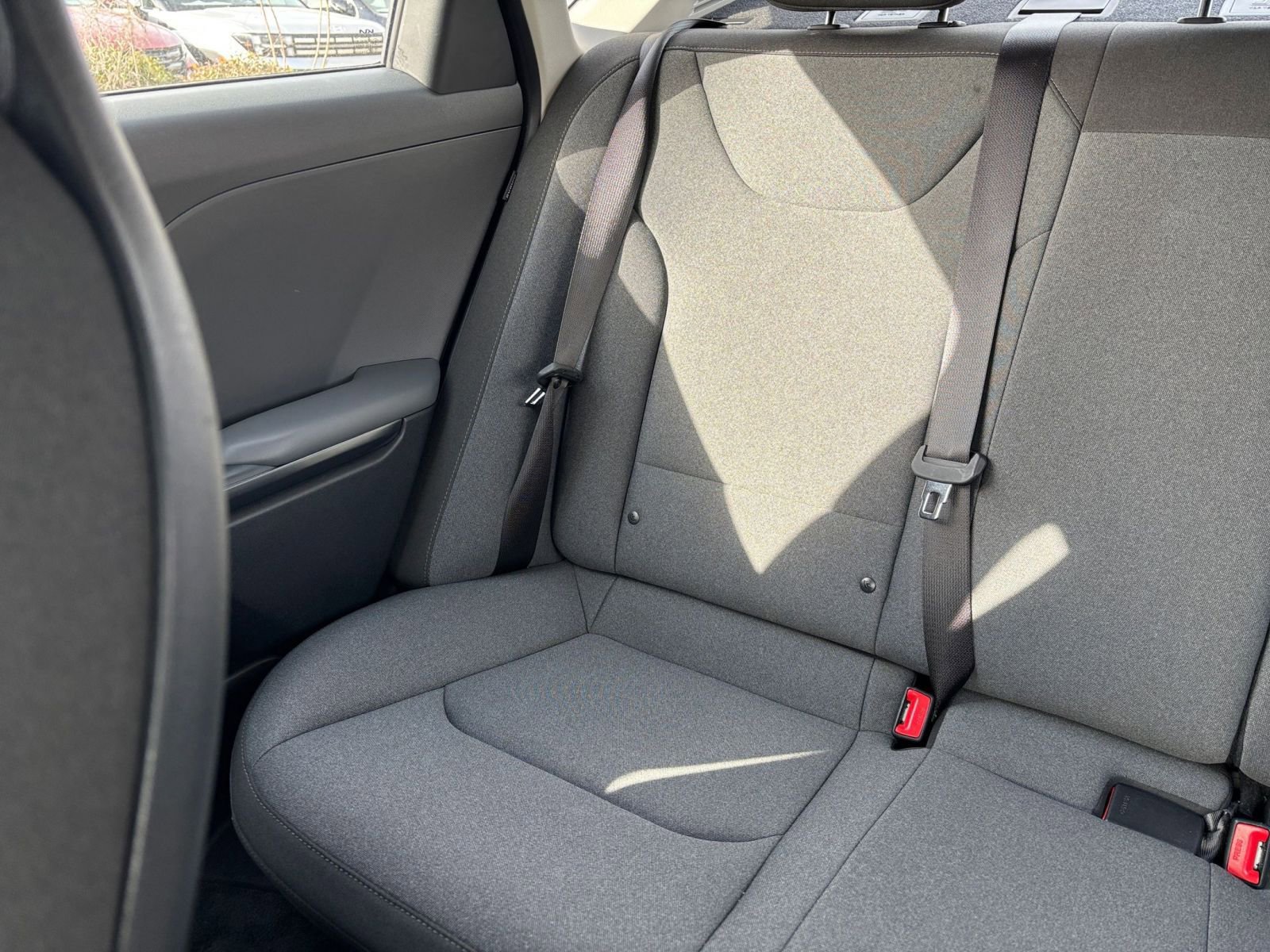 Used 2025 Kia K4 LXS image 38