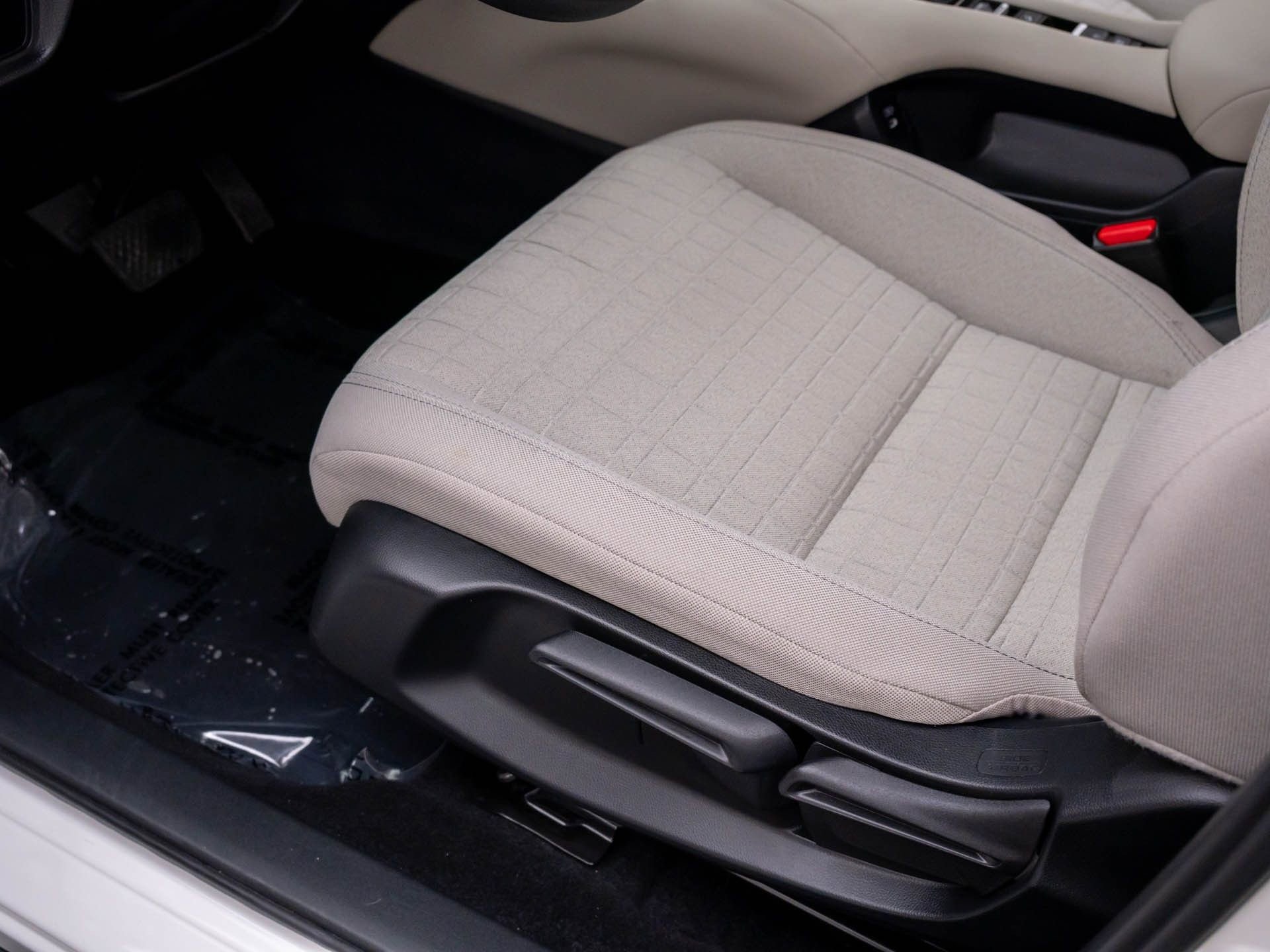 Used 2024 Honda HR-V LX image 14