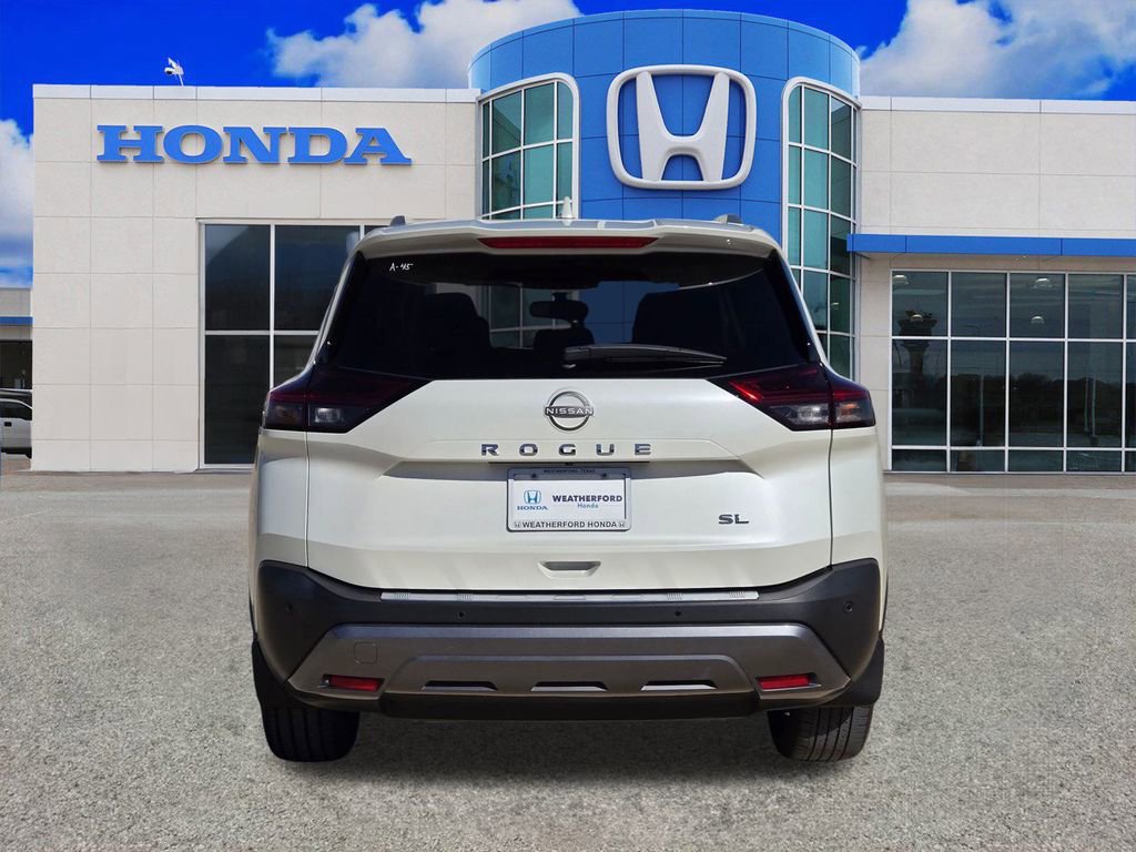 Used 2023 Nissan Rogue SL w/ SL Premium Package FWD image 4