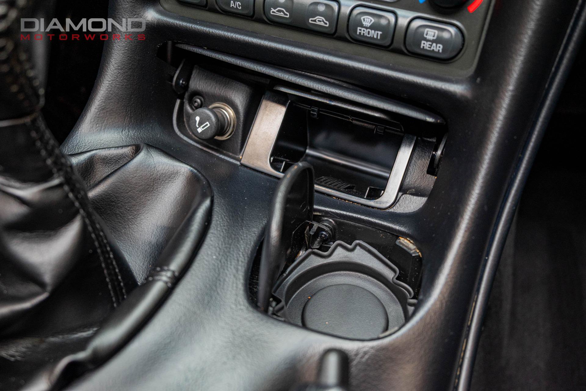 Used 2003 Chevrolet Corvette Coupe w/ Preferred Equipment Group image 82