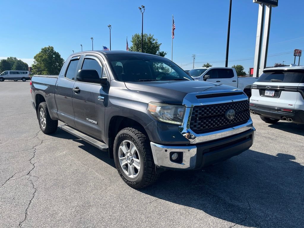 Used 2020 Toyota Tundra SR5 w/ SR5 Convenience Package AWD/4WD image 2