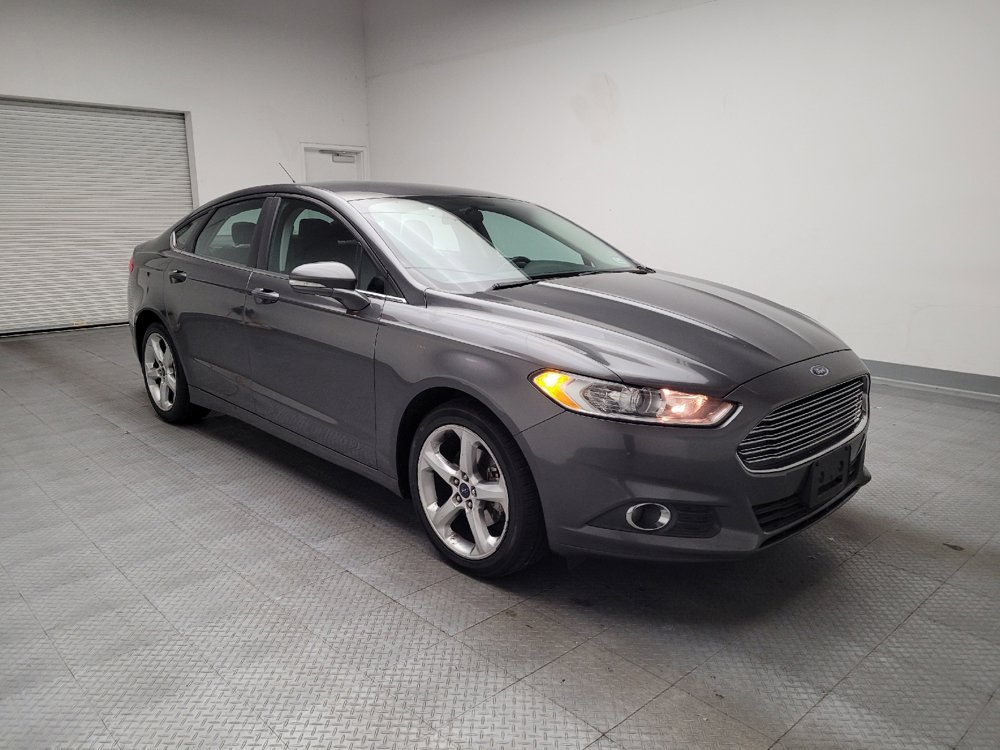 Used 2016 Ford Fusion SE FWD image 13
