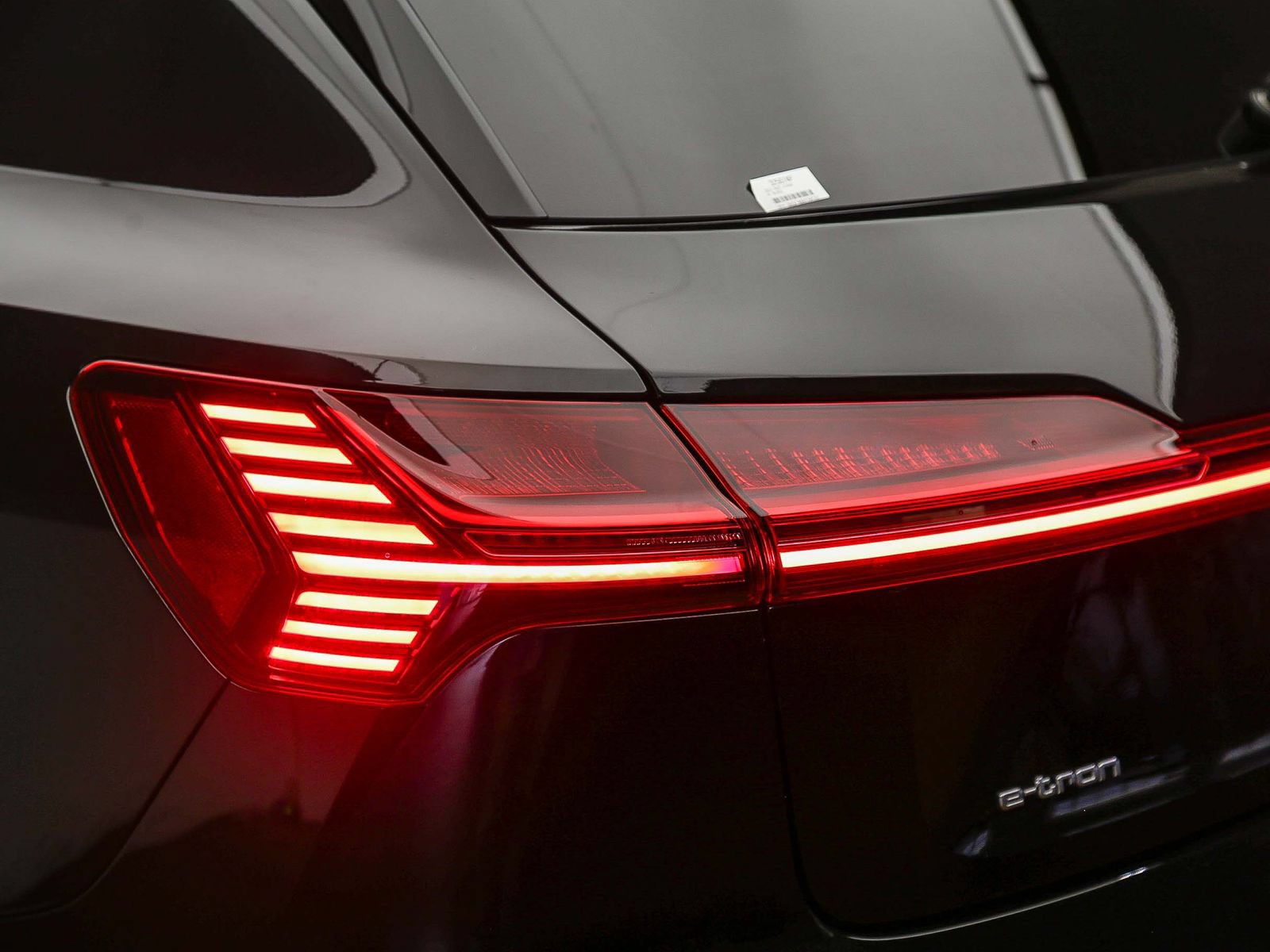 Certified 2022 Audi e-tron Premium Plus AWD/4WD image 12