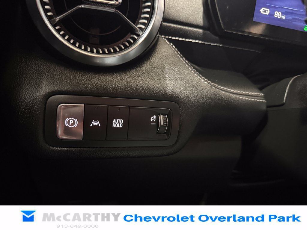 Used 2024 Chevrolet Blazer EV LT AWD/4WD image 17