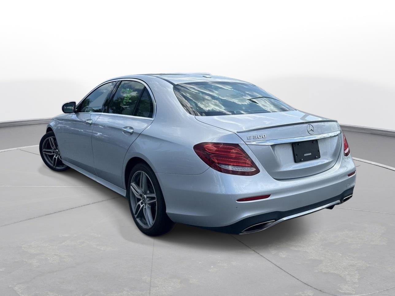 Used 2019 Mercedes-Benz E 300 image 8