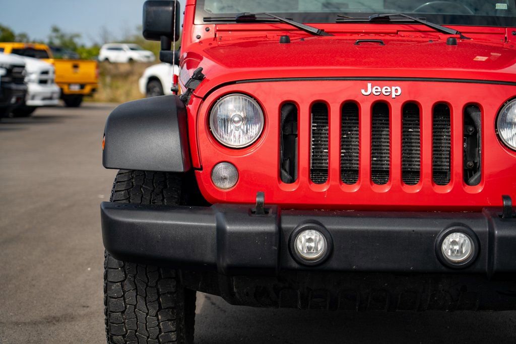 Used 2014 Jeep Wrangler Unlimited Rubicon w/ Dual Top Group image 6