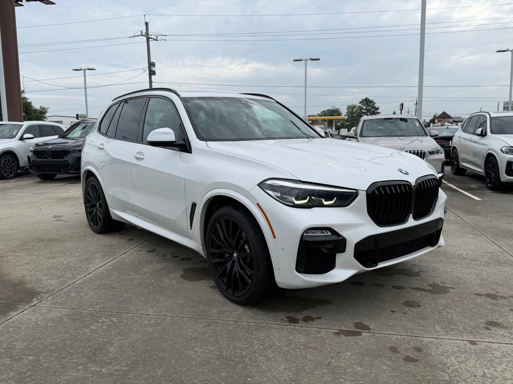 Used 2021 BMW X5 sDrive40i w/ M Sport Package RWD image 3