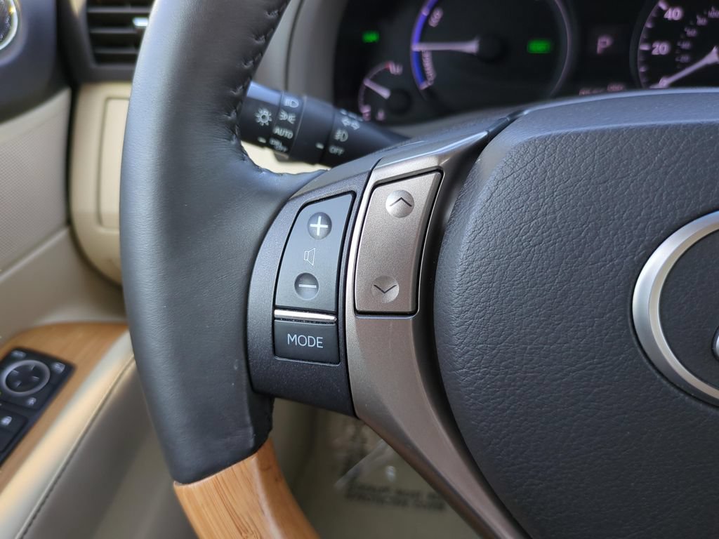 Used 2015 Lexus RX 450h AWD image 21