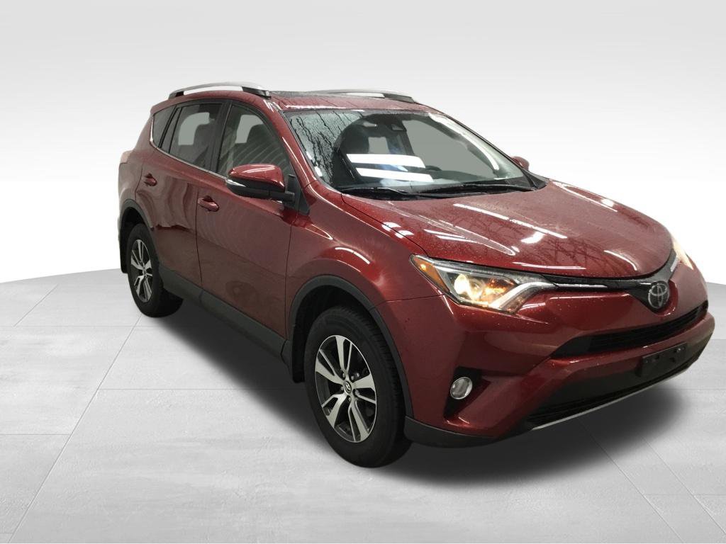 Used 2018 Toyota RAV4 XLE w/ Plus Extra Value Package AWD/4WD image 4