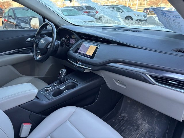 Used 2019 Cadillac XT4 Luxury w/ Cold Weather Package image 23