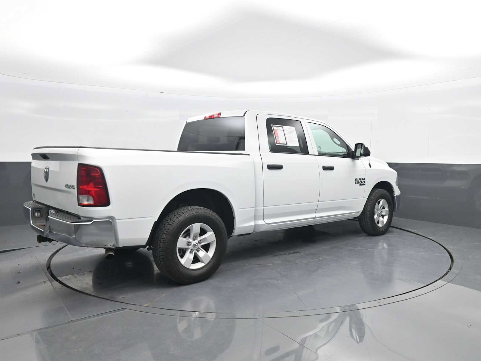 Used 2022 RAM 1500 Tradesman w/ Chrome Appearance Group AWD/4WD image 8