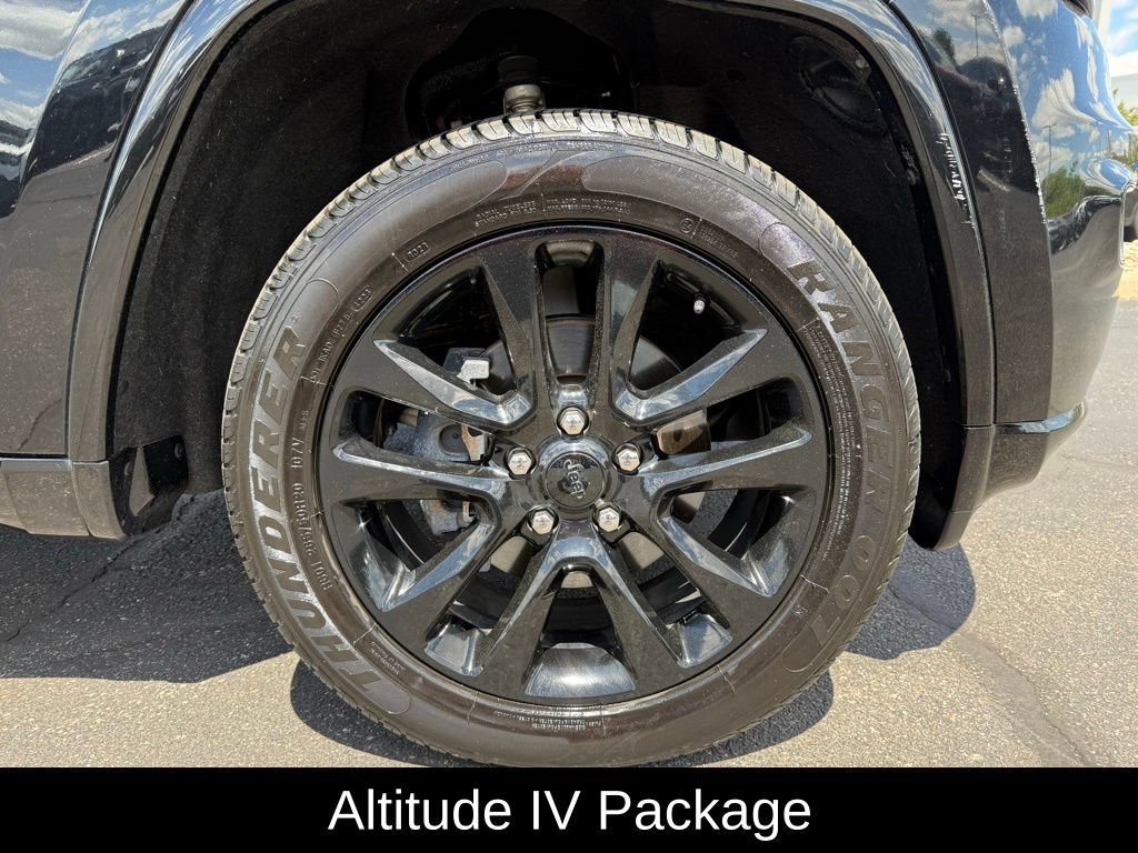 Used 2018 Jeep Grand Cherokee Altitude AWD/4WD image 8
