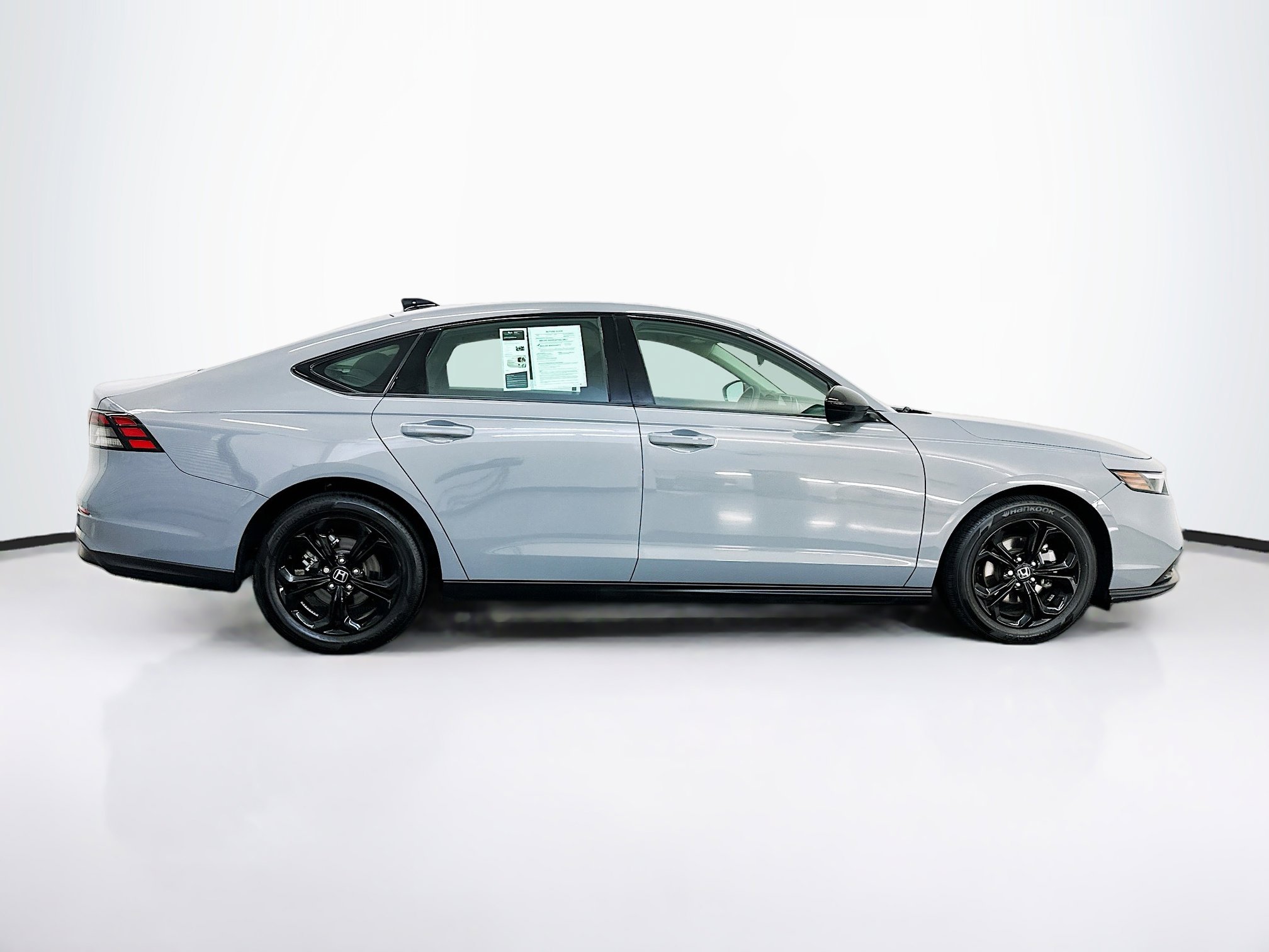 Used 2025 Honda Accord SE image 10