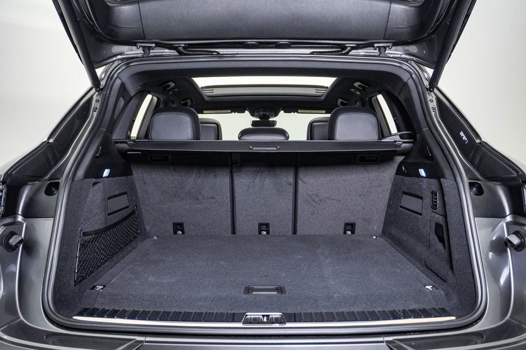 Certified 2025 Porsche Cayenne E-Hybrid AWD/4WD image 28