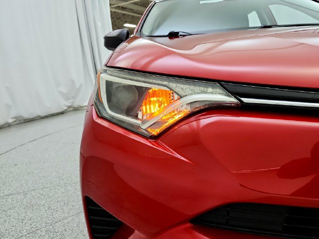 Used 2017 Toyota RAV4 LE w/ Carpet Mat Package AWD/4WD image 33