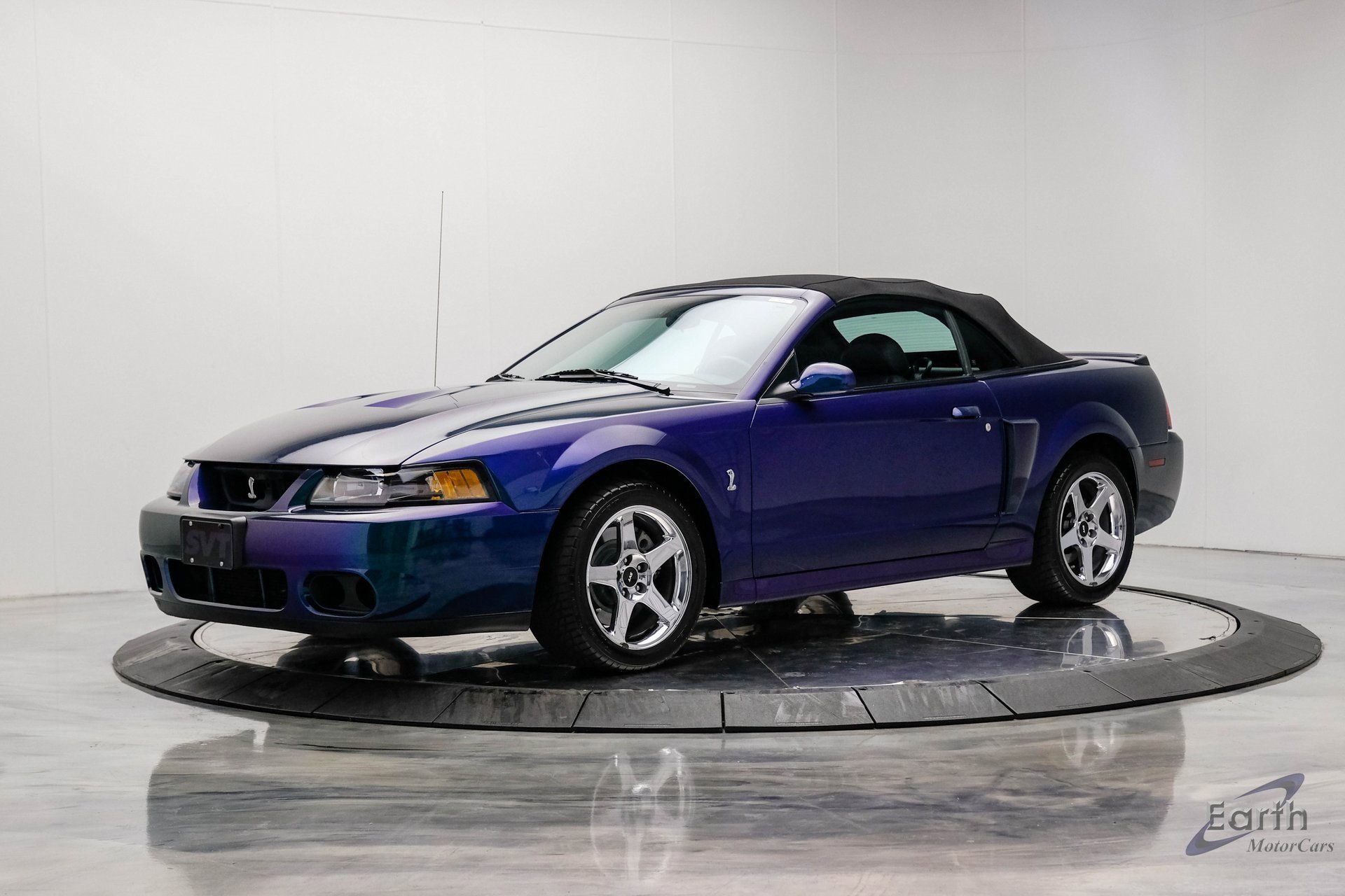 Used 2004 Ford Mustang Cobra image 3