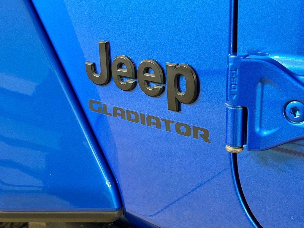 Certified 2021 Jeep Gladiator Willys image 28