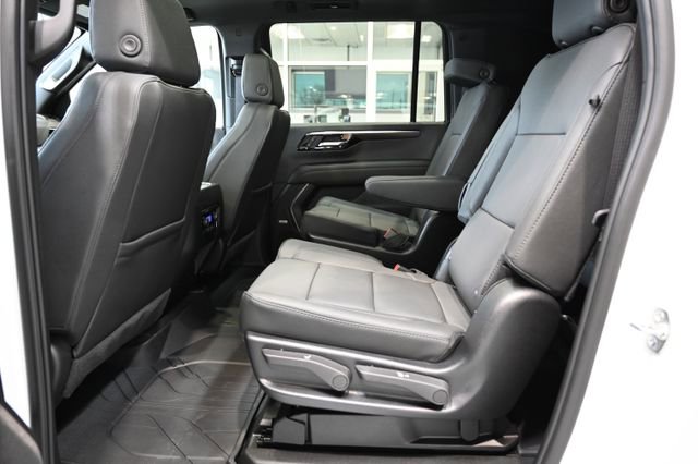 New 2026 Chevrolet Suburban Z71 w/ Comfort Package image 11