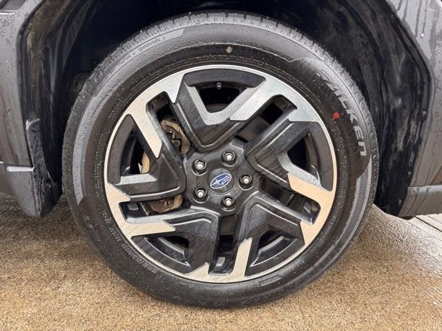 Used 2025 Subaru Forester Premium image 11