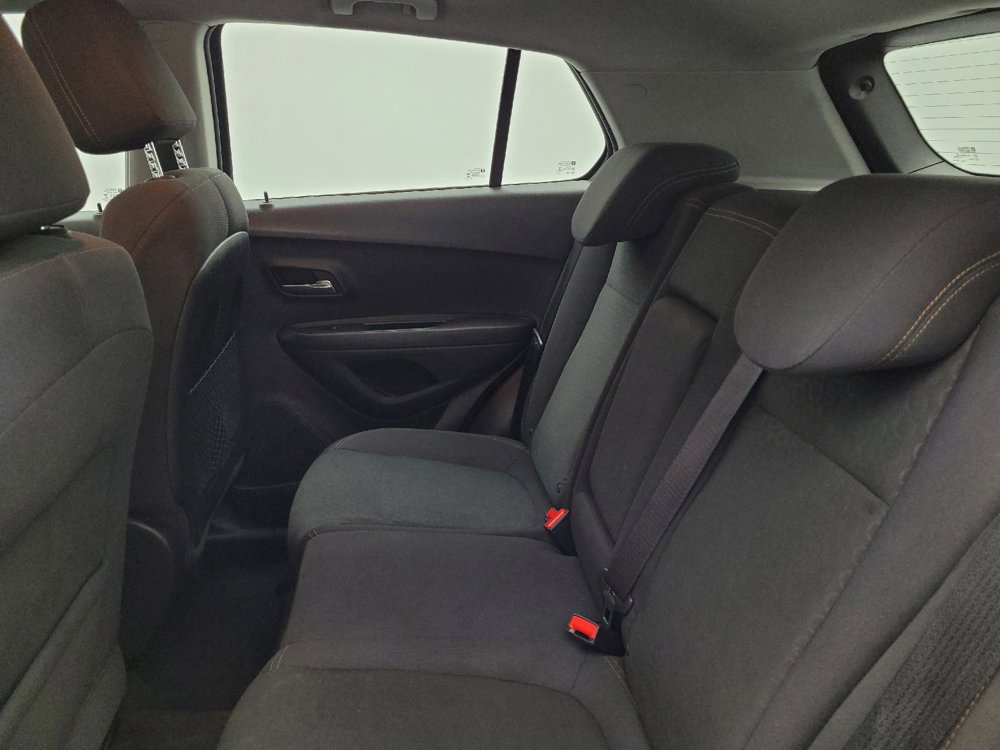 Used 2017 Chevrolet Trax LS FWD image 18
