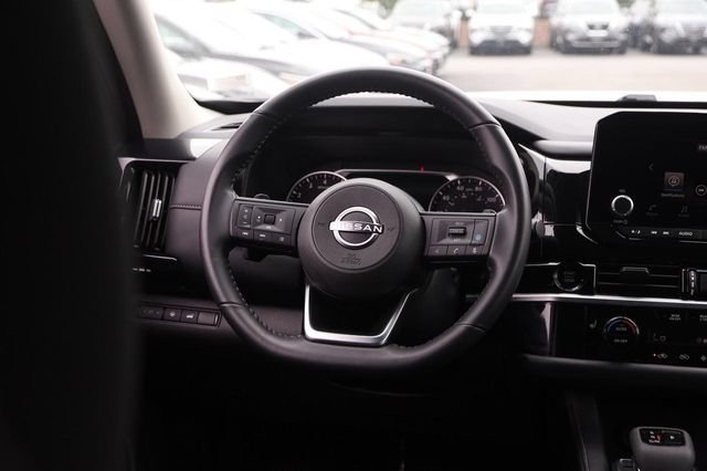 Certified 2025 Nissan Pathfinder SV AWD/4WD image 26