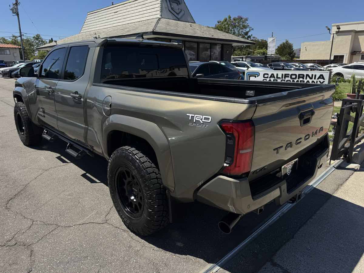 Used 2024 Toyota Tacoma TRD Sport w/ TRD Sport Upgrade Package AWD/4WD image 3