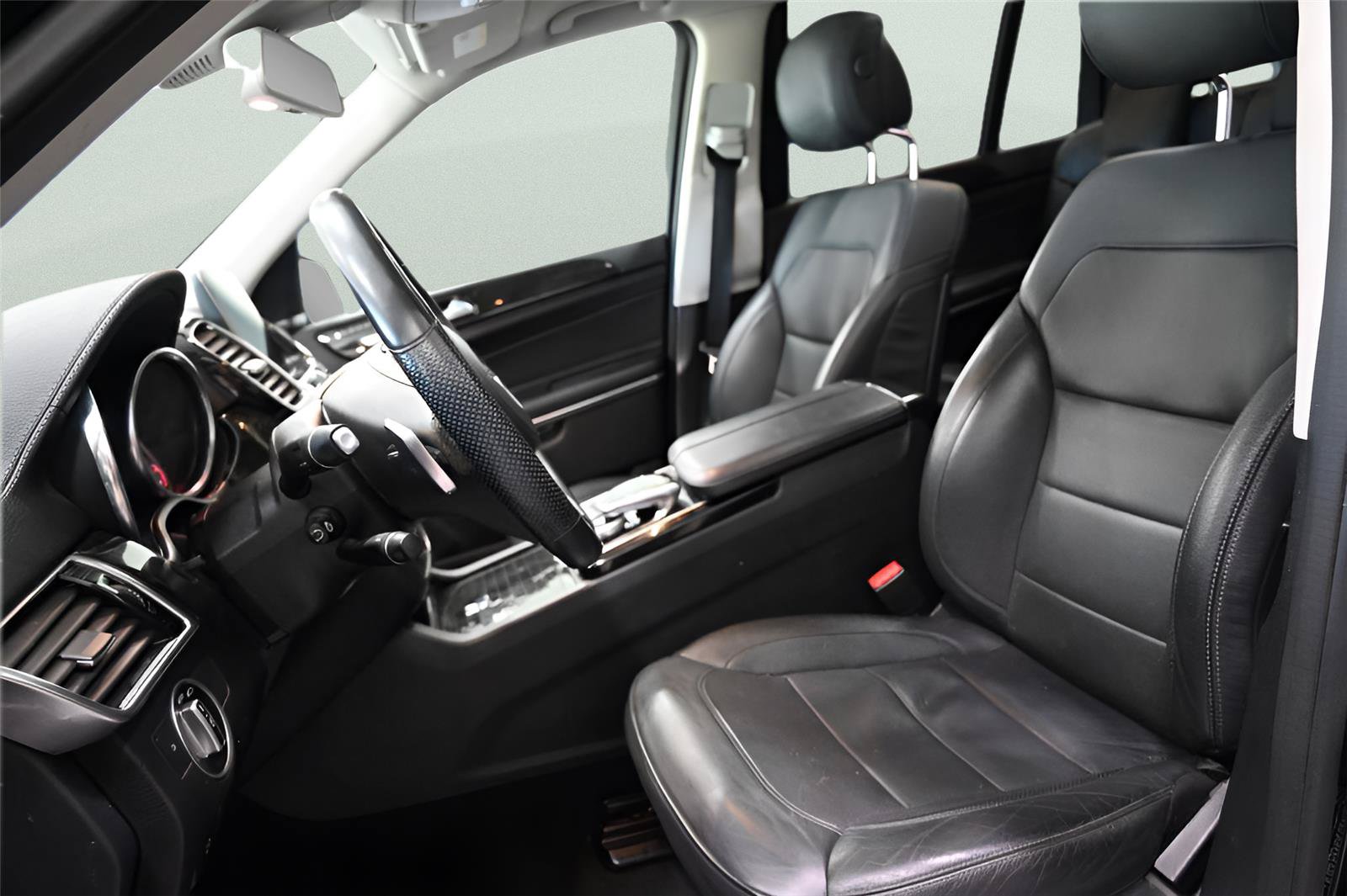 Used 2017 Mercedes-Benz GLS 550 4MATIC image 12
