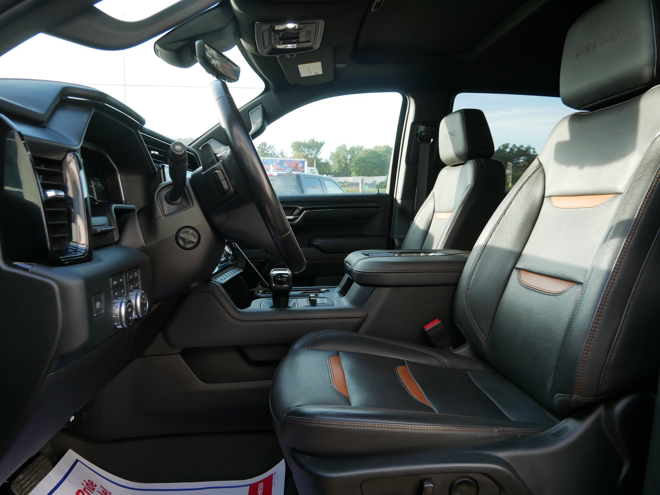Used 2022 GMC Sierra 1500 AT4 w/ AT4 Premium Package AWD/4WD image 6