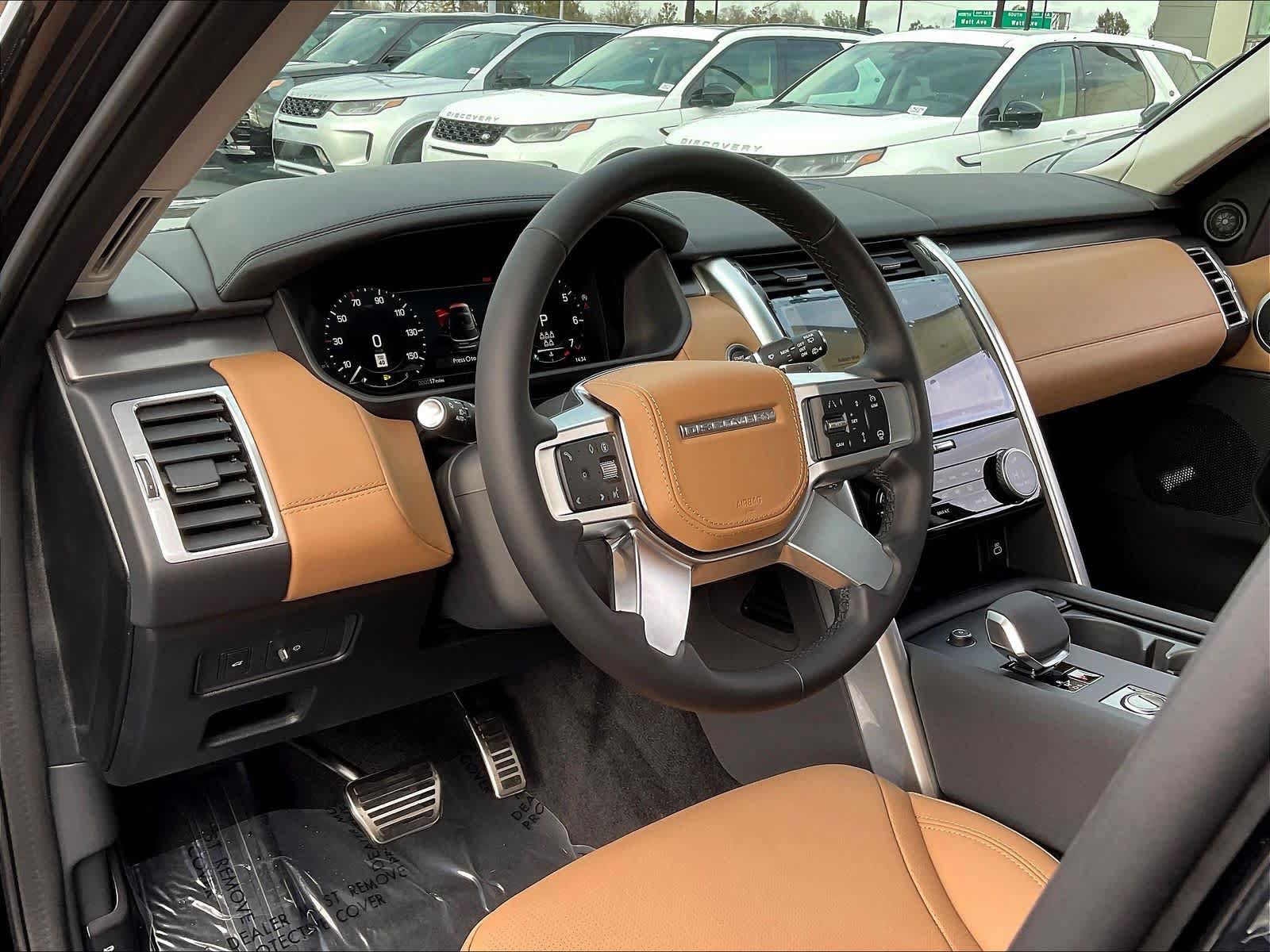 New 2025 Land Rover Discovery Metropolitan Edition AWD/4WD image 8
