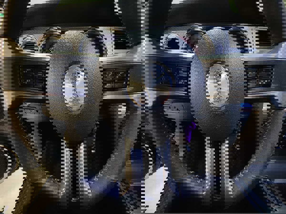 Used 2011 Ford Mustang Shelby GT500 w/ SVT Performance Pkg image 25